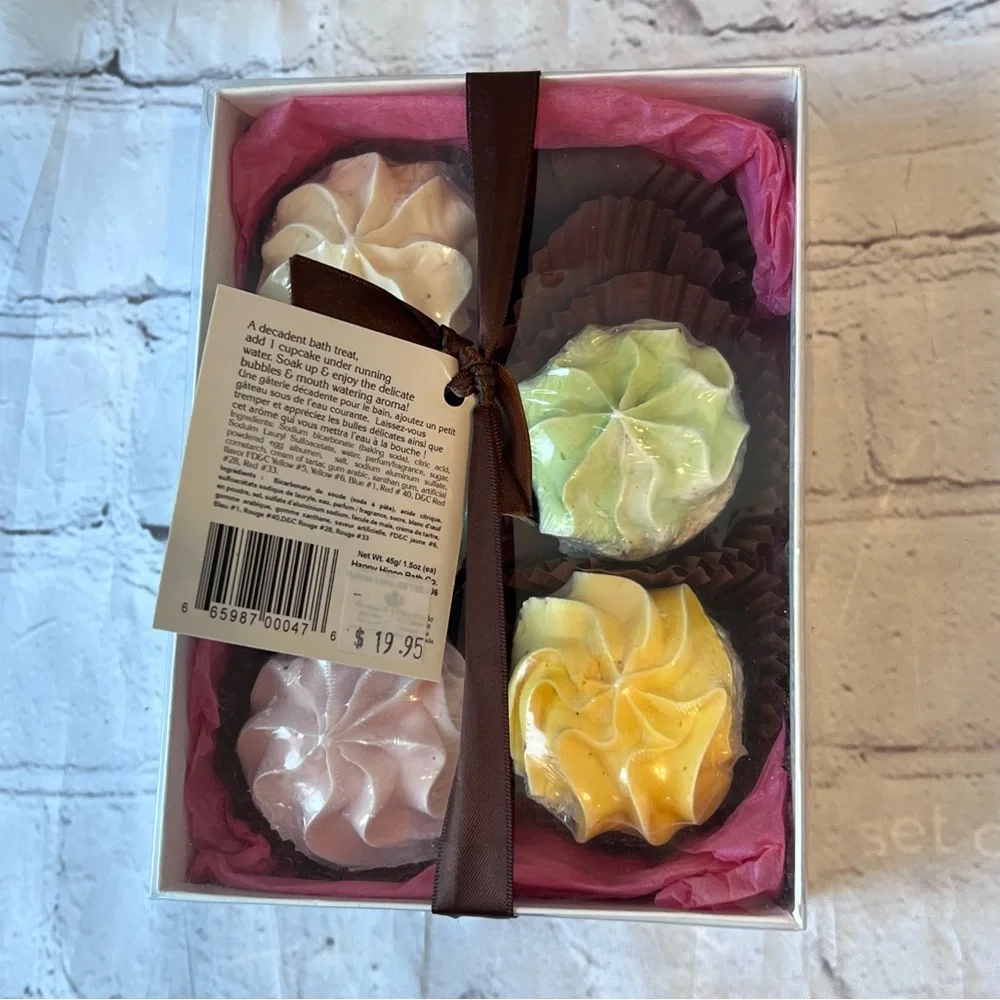 Bath Cupcakes Bubble Bath (1 missing) - Picture 12 of 12